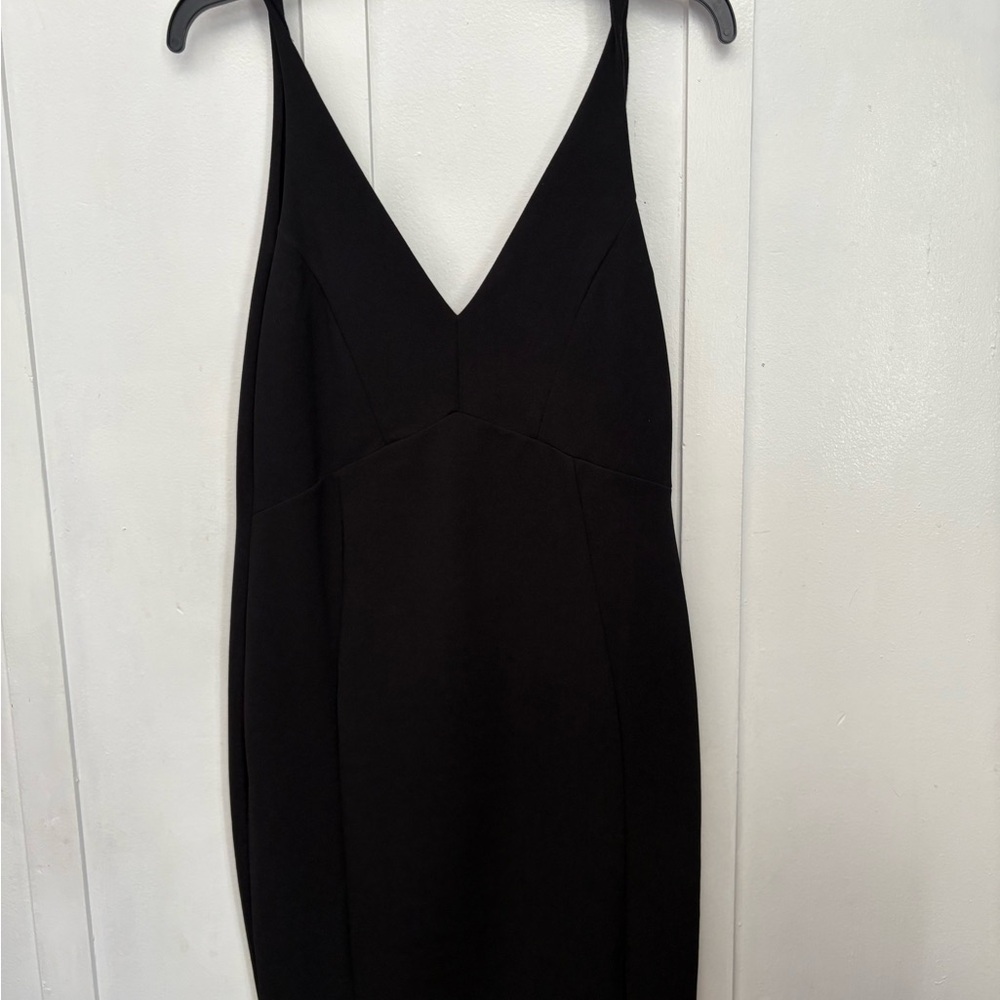 Lulu's Black Slip Dress with V-neck and Sleeveless Design for Cocktail